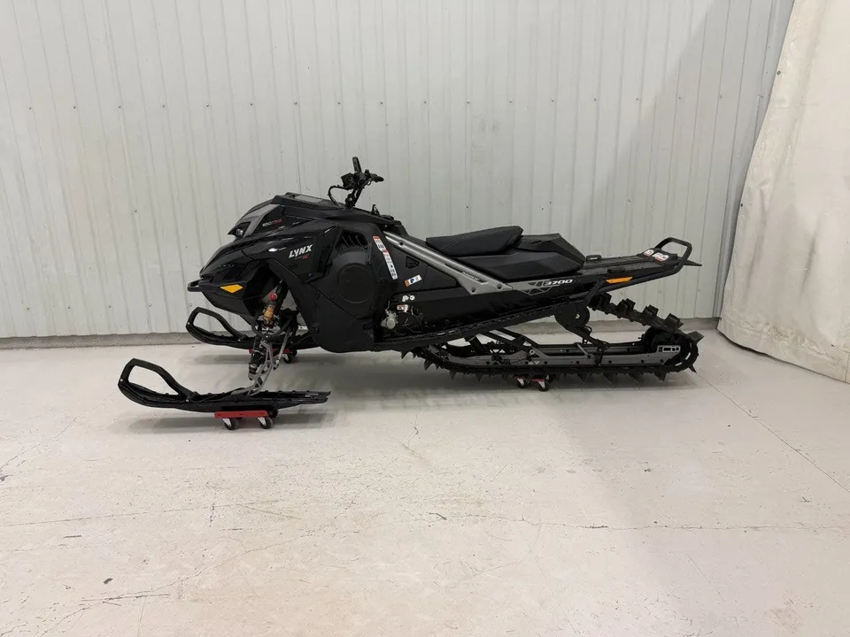 Lynx Re 3700 850 E-tec Turbo R HUB 2026, bild 2
