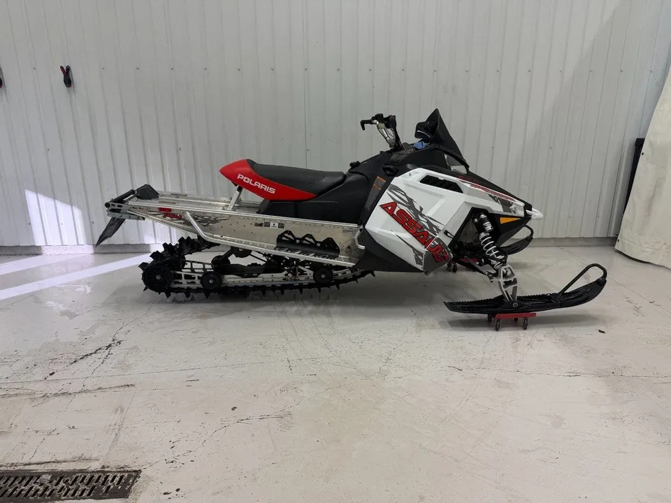 Polaris Switchback 600 Assault 144" Låga mil 2014, bild 2