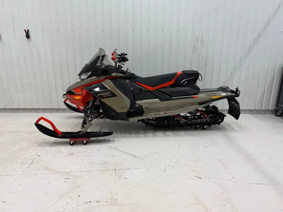 Ski-Doo MXZ XRS 850 E-tec 44mm 2021, bild 2