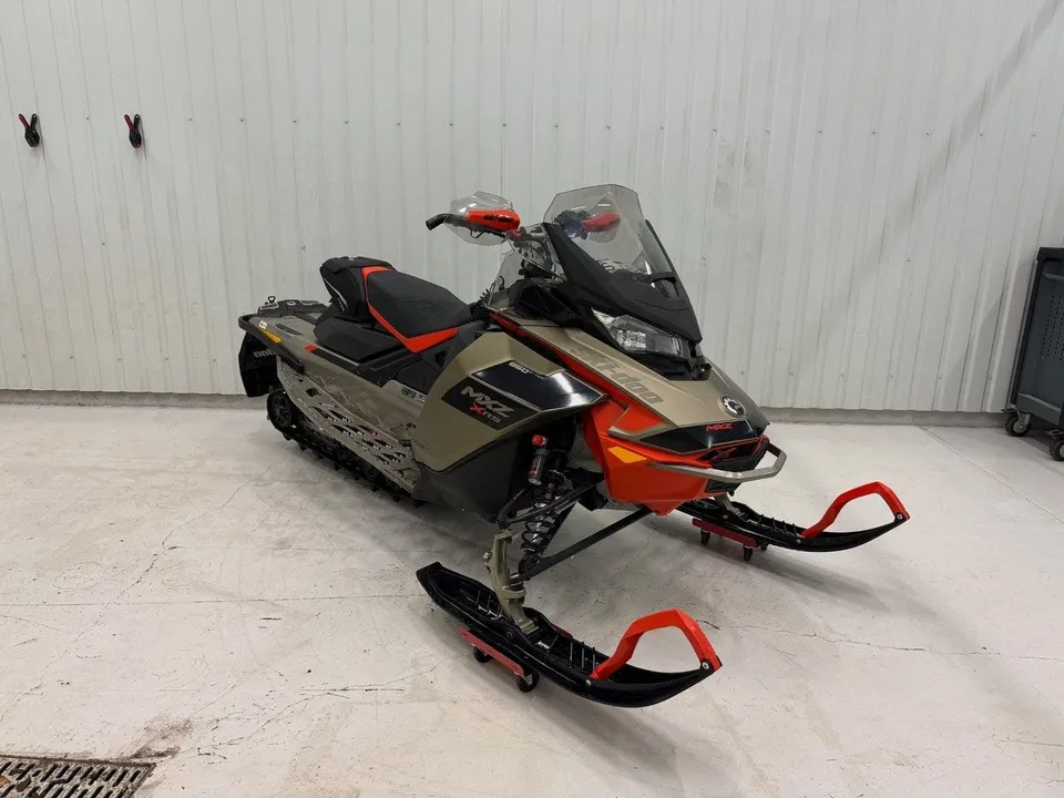 Ski-Doo MXZ XRS 850 E-tec 44mm 2021, bild 6